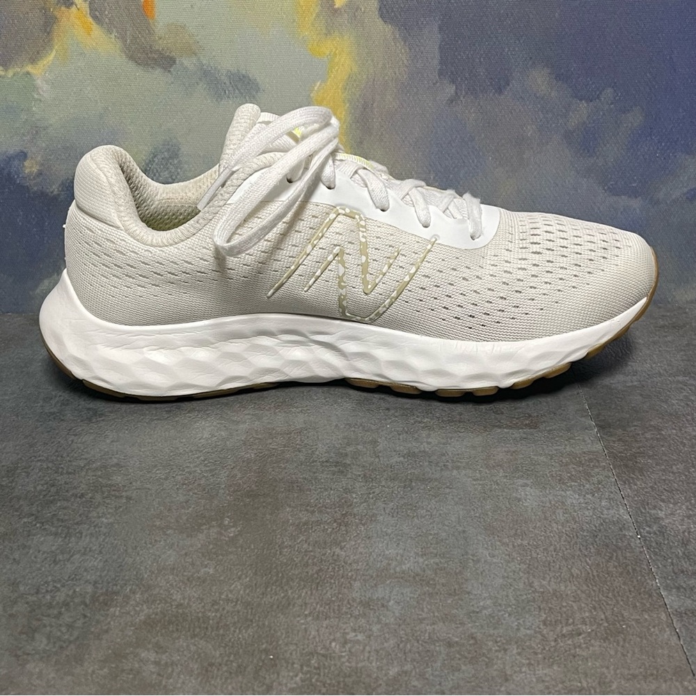 New Balance 520V8  Women's White Running Shoes Size 7.5B - Picture 13 of 16